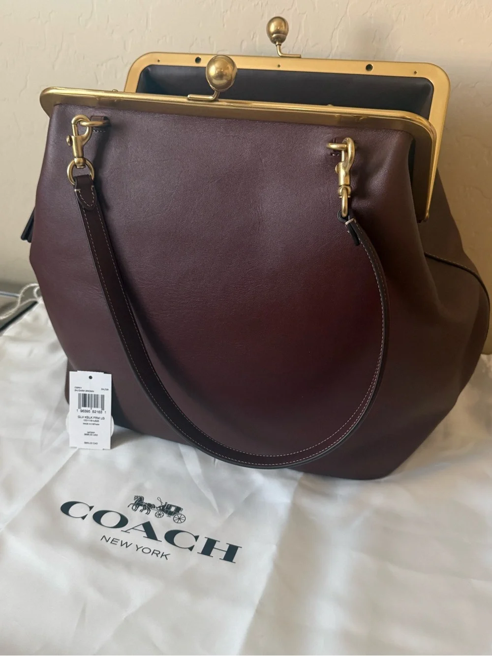 🤎Coach dark brown (no longer on the site) kisslock frame bag🤎